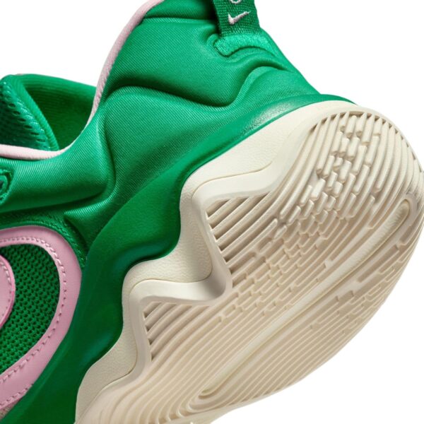 Nike Men's Sneaker Three Quarters Tall - Image 5